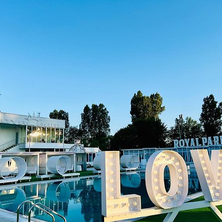 Hotel Royal Park Complex Bascov Exterior foto