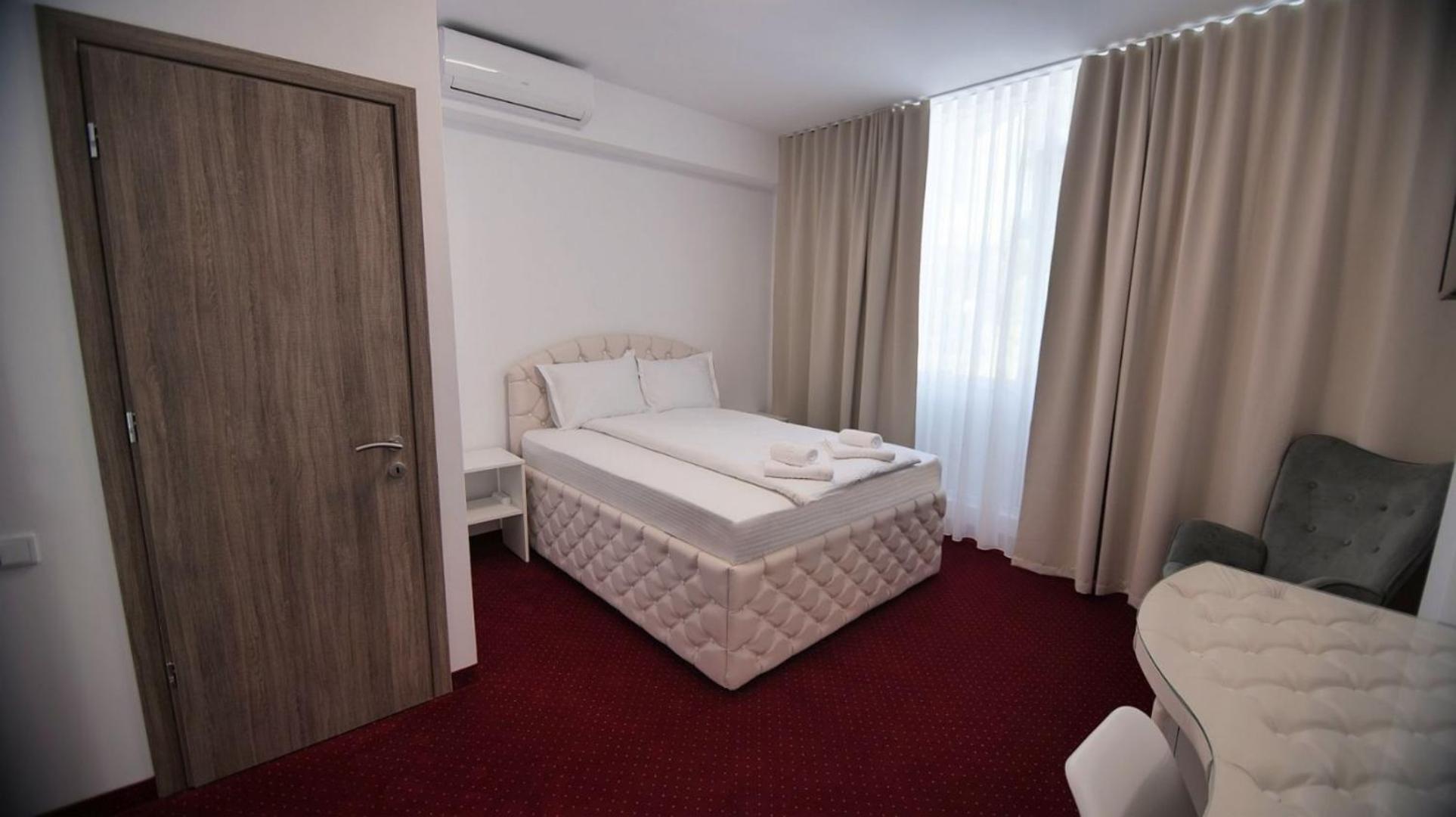 Hotel Royal Park Complex Bascov Exterior foto